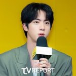 <b>BTS</b> 진, 콜드플레이 내한공연에 떴다.. 크리스 마틴과 입맞춤