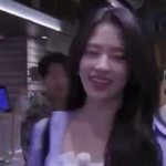 이서가 안유진 옷 손<b>민수</b>한건가?