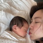 '이규혁' 손담비, 똑 닮은 딸과 행복한 조리원 생활 공개 [<b>N</b>샷]