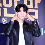 [현장포토] "조각이 웃는다"…옥택연, 훈남 교과서