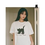 자기 닮은 티셔츠 입은 장원영