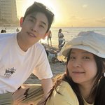 '파혼설' 보란듯 신혼부부의 '과감 스킨십'..하와이 <b>신행</b>서 꿀뚝뚝