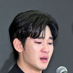김수현 후폭풍 ‘넉오프’, 공개 보류 이어 촬영 중단 “추가 입장...