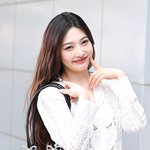 [포토] 크러쉬 레드벨벳 조이 '콕 찍어 예쁨'