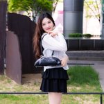 [드루와] [T포토] 크러쉬 레드벨벳 조이 '제 가방, 어때요?'