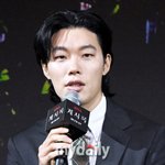 설경구·문소리·류준열 소속사, 배우 매니지먼트 접는다 [공식](전문)