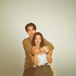 이동욱이<b>주빈</b>, 팔짱에 백허그까지…‘이혼보험’이 아니라 연애보험 [스타의...