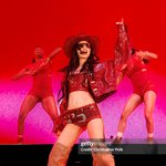 제니 의상 뭐가 <b>문제지</b>?