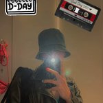 [드루와] 지드래곤, 셀프 열애설 후 신발장 셀카…<b>무심</b>하게 '신곡...