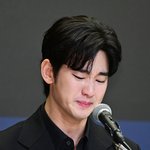 “김수현, <b>군</b> 시절 아이돌 출신 배우와 교제…故 김새론 아니야”