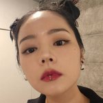 한가인, 뒤늦은 사춘기 왔나…입술 피어싱+뿌까머리 [<b>DA</b>]