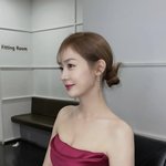 [종합] 남편은 법정구속, 아내는 복귀…<b>GS</b>, 춤추는 성유리 홍보