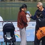김민희랑 홍상수 품에 있던 애 누구냐 논란 터짐ㅋㅋ 아들 아닌거...