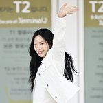 [현장포토] "<b>청춘</b>영화 한 장면"…손나은, 눈부신 미모