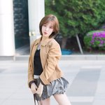 황금연휴 데이트룩은 웬디처럼’ (웬디의 영스트리트 출근길) [<b>HD</b>포토]