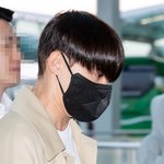 [사진]김준수, '<b>마법</b> 양탄자 대신 비행기 타는 알라딘'