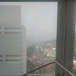 신기하게 고층 <b>도로</b>뷰살면 고립감 없음