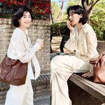  열애 2년차 남친 김충재가 골라줬나? <b>아티스</b>틱 블라우스 산책룩