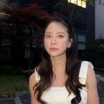 ‘런닝맨’ 벗은 송지효의 <b>본업</b> 포스, 영화제 빛내는 여신 비주얼...