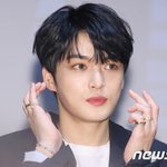 김재중 "<b>사생</b> 택시 피하다 전복 사고…기어나갔는데 웃으며 사진...