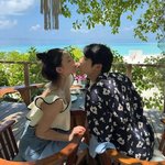 에일리최시훈, 두<b>바이</b> 찍고 몰디브..초호화 신혼여행에 '달콤 입맞춤'