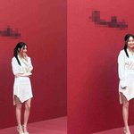 <b>조보아</b>, 깡마른 몸매에 한 줌 허벅지 눈길 [스한그램]