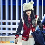 제니, 2억 슈퍼카에 계절 잊은 털 모자‥존재 자체가 트렌디해