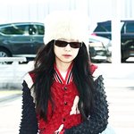 [현장포토] "털모자도 <b>힙해</b>"…제니, 팜므파탈 출국