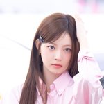 [현장포토] "<b>인형</b>이 아니야"...홍은채, 깜찍한 막내