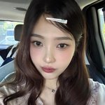 청초한 봄의 한 페이지…크러쉬 조이, 맑은 눈빛 근황샷→팬들 설렘...