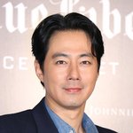 [댓글부탁해] 조인성, 어린이날 맞아 운동화 선물..보육원에 훈훈한 <b>후원</b>