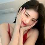 한소희, <b>민낯</b>+슬립만으로도 우월..카메라만 들면 화보네