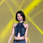 <b>예지</b>도 어깨 진짜 이쁘구나