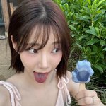 “달콤한 장난”…우주소녀 여름, <b>봄날</b> 아이스크림 셀카에 반함