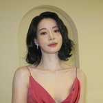 '이도현' 임지연, 깊게 파인 슬립 드레스에 '아찔'...인간 <b>장미</b>...