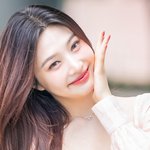 [포토] 크러쉬 조이, <b>극락</b> 꽃가루 여신