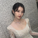 아이유, 무관에도 빛났다…백상에서 보여준 품격