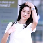 [TD포토] 서예지 '새하얀 복근 드러낸 <b>출국</b> 패션'