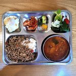 도서관 사서가 먹은 4월의 <b>구내식당</b>