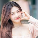 [포토] 크러쉬 조이, 러블리 볼<b>하트</b>