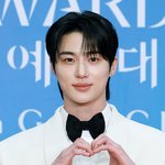 순백의 프린스 자태 뽐낸 <b>백상</b> 변우석