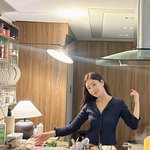 “테라스의 설렘 가득”…기은세, <b>주방</b> 소녀 감성→초여름 밤을 수놓다