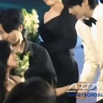 변우석김혜윤 애틋한 작별 악수 포착→아이유와는 수줍은 악수 [SC이슈]