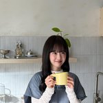 머그 미소 번진 봄빛”…박보영, <b>청아</b>한 눈맞춤→여운 가득한 휴식