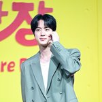 <b>BTS</b> 진에 기습 입맞춘 일본인 팬, 입국 후 자진 출석..검찰...
