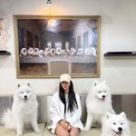 [어케생각해] “화이트 포근함 압도”…김사랑, 설렘 미소→평온 담은...