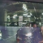 비상등켜고 <b>주차</b> 하려는데 밀고 들어오는거 뭐임?