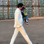 '신민아' 김우빈, 아들 낳으면 이런 모습? <b>한손</b>으로 아이 번쩍