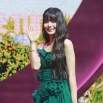  'PTSD' 호소 속..어<b>블룸</b>, 안성일 손잡고 컴백 [스타이슈]