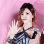 에스파 <b>닝닝</b> 오늘사진인데 갈색 염색하니까